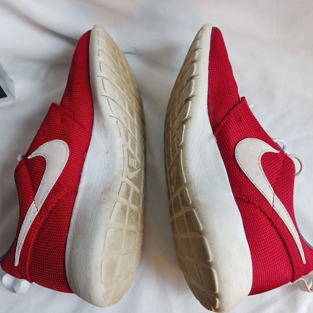 Nike Roshe One Boys Running Shoes Red Sneakers Size 6.5Y